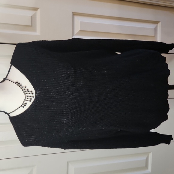 Love Tree, NWOT,  Women's Black sweater, Size Large,  long sleeves - Picture 1 of 9